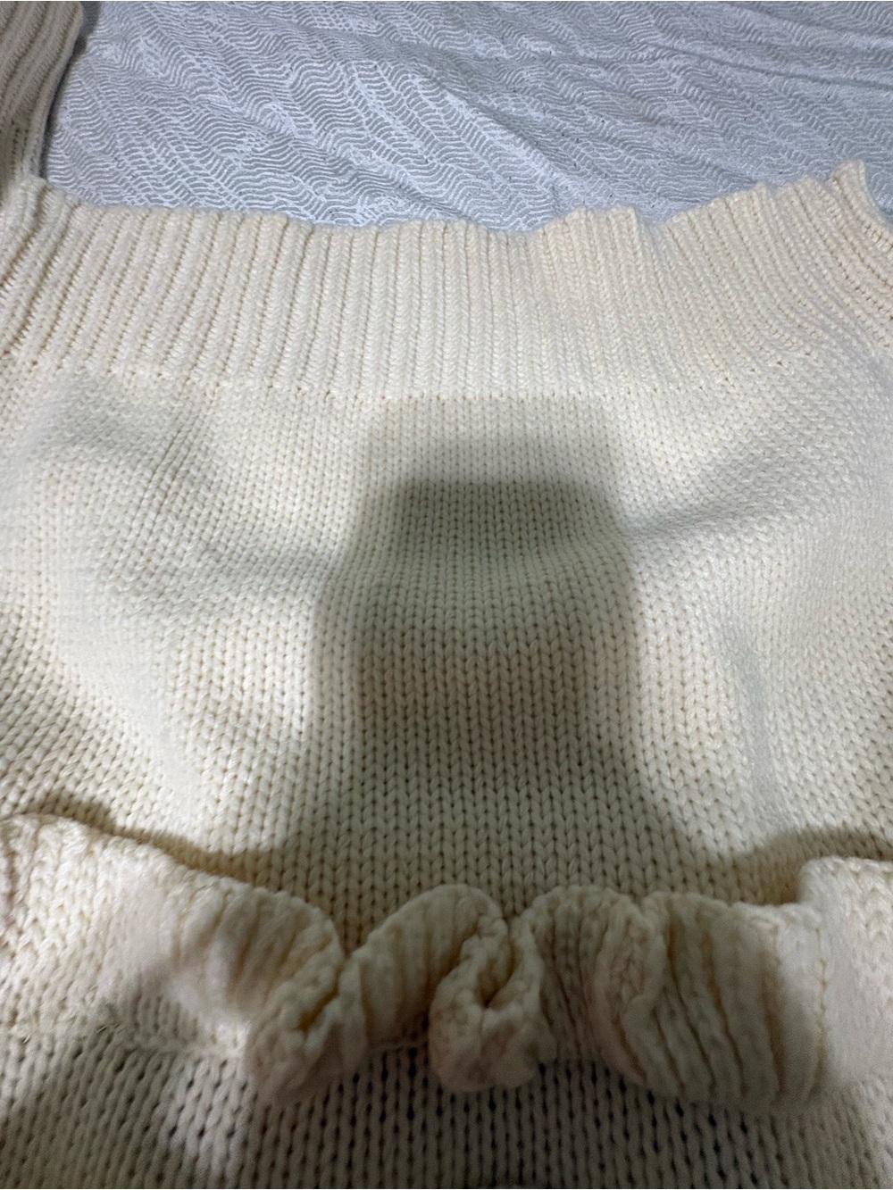 FREE THE ROSES Sweater Size Small - Picture 11 of 11